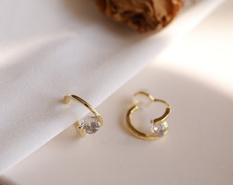 Small Diamond Huggie Hoop Clip-On Earrings, Single Diamond Clip-On Hoop Earrings, Diamond Earrings, Huggies Hoops, Korean Fashion Earrings