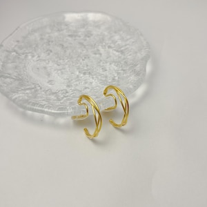 14K Gold Twisted Hoop Invisible Clip On Earrings for Wonmen,  Non Pierced Painless Gold Hoops, Clip On Huggie Hoops Ear Clip, Gold Hoops