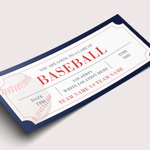 Op de afbeelding: Een wit ticket met blauwe en rode randen. Het ticket zegt "You are going to a game of Baseball" in rode tekst. Het ticket heeft ook de tekst "Date TBD", "Location Write Location Here", "Team Name vs Team Name" en "Time TBD". Een honkbal is afgebeeld aan de linkerkant van het ticket.