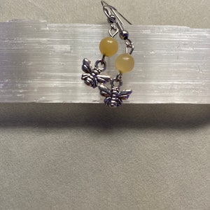 Yellow citrine bee