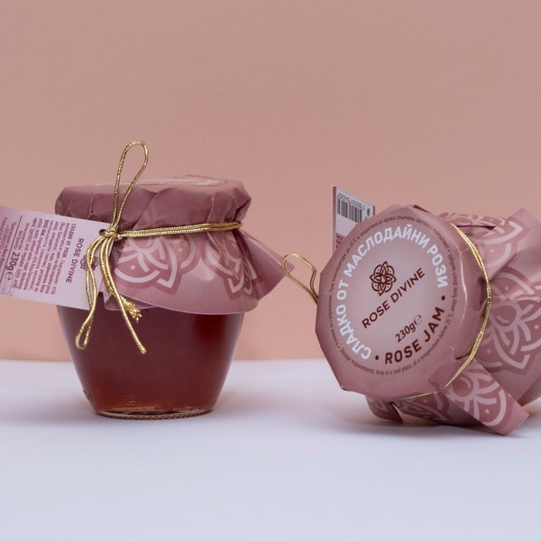 Handgemachte Rosenmarmelade aus Rosenblättern, natürliches Rose Dessert Marmeladenglas