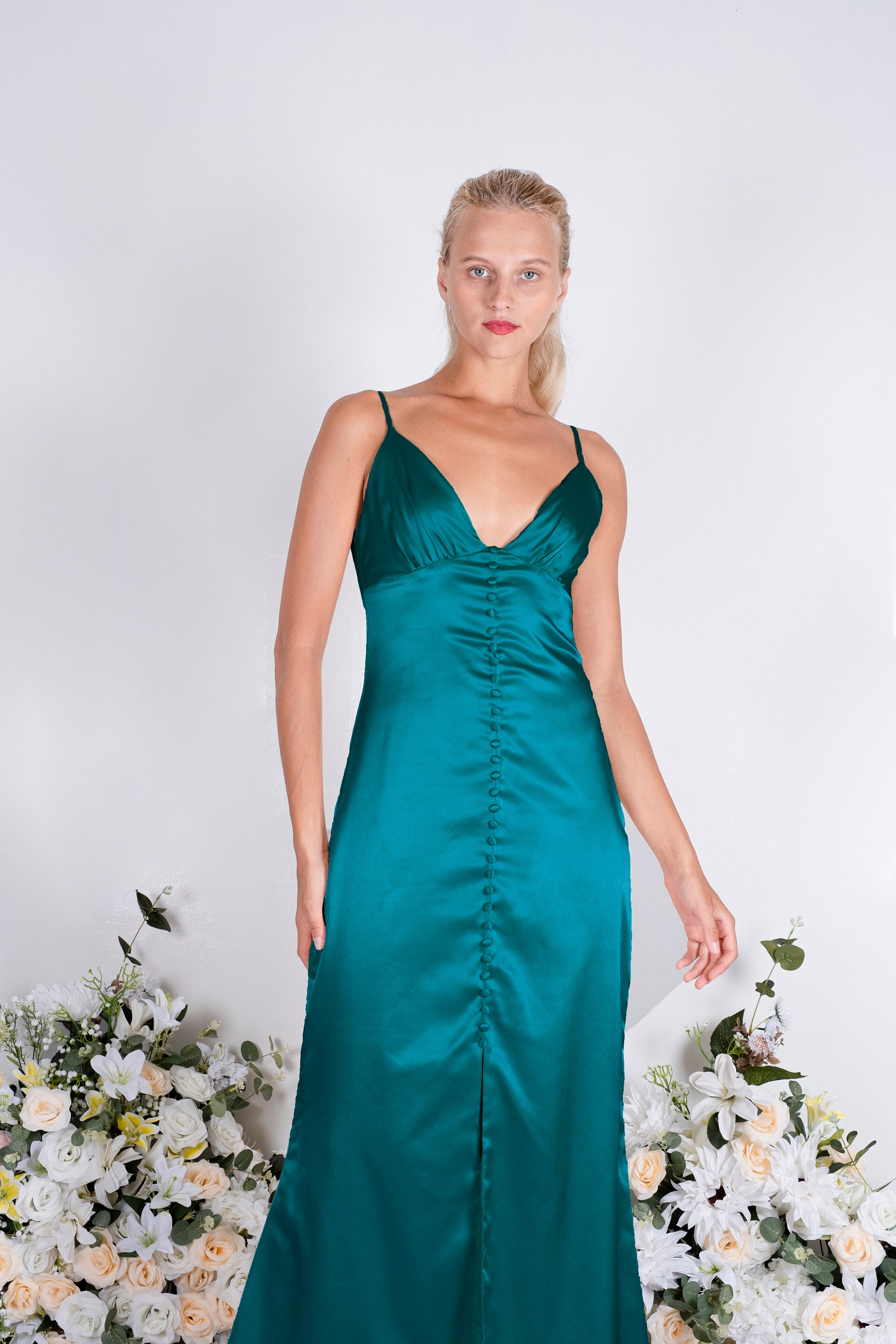 Eden Un Volante Hombro Largo Vestido De Dama De Honor Verde Oliva Tallas Grandes