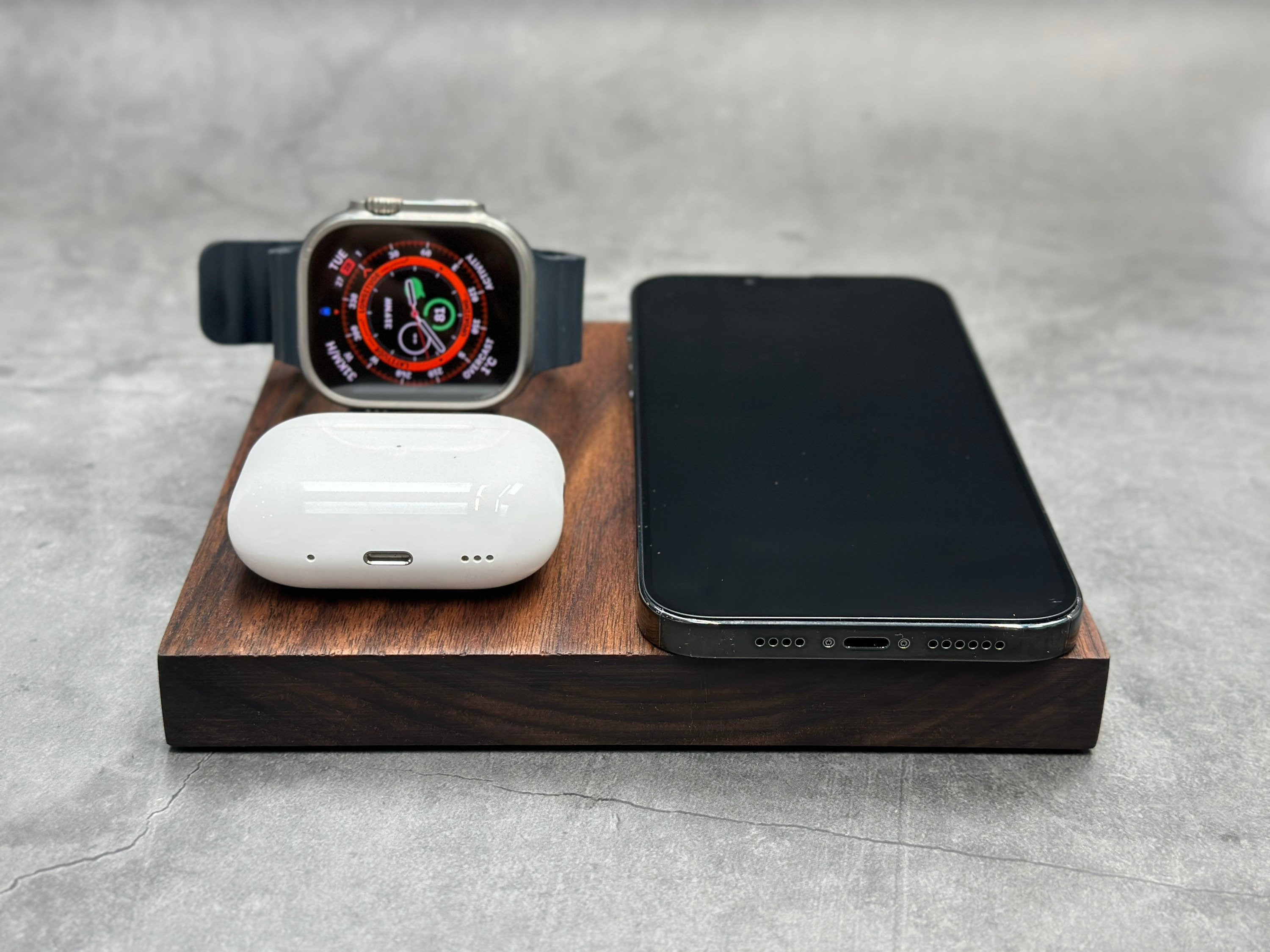 iPhone & Apple Watch Charging Station Wood – YOHANN