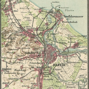 Könnte beinhalten: Eine detaillierte Vintage-Karte von Danzig mit Straßen, geografischen Merkmalen und Ortsnamen. Die Karte verwendet eine gedämpfte Farbpalette mit Grün-, Rosa- und Brauntönen und enthält deutschen Text. Eine historische Karte.