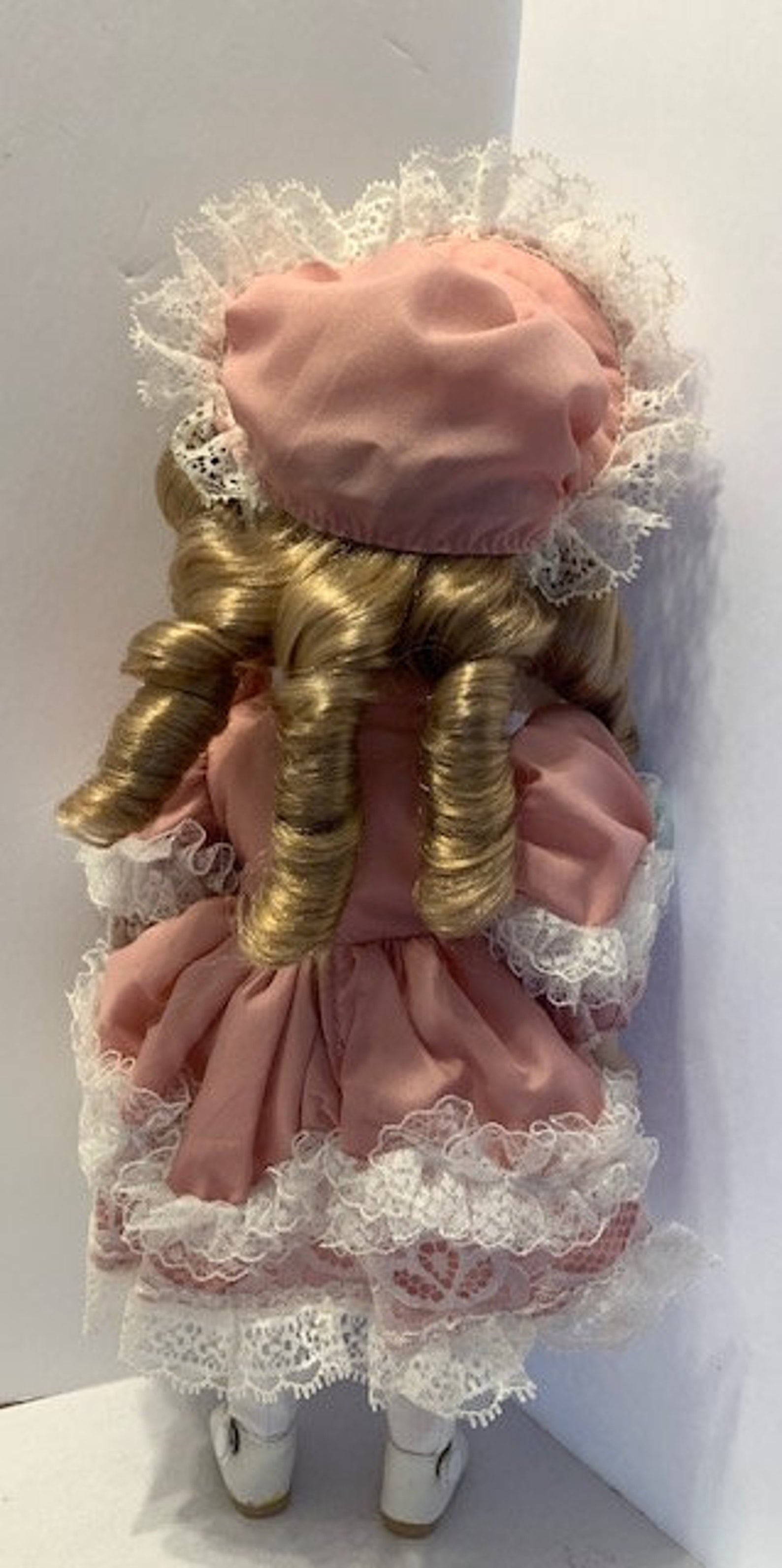 Duck House Heirloom Porcelain Doll 15 Collectors Item Vintage, Peach