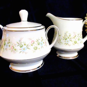 Juego de lechera y azucarero Noritake Savannah: Porcelana, borde de platino, década de 1970.