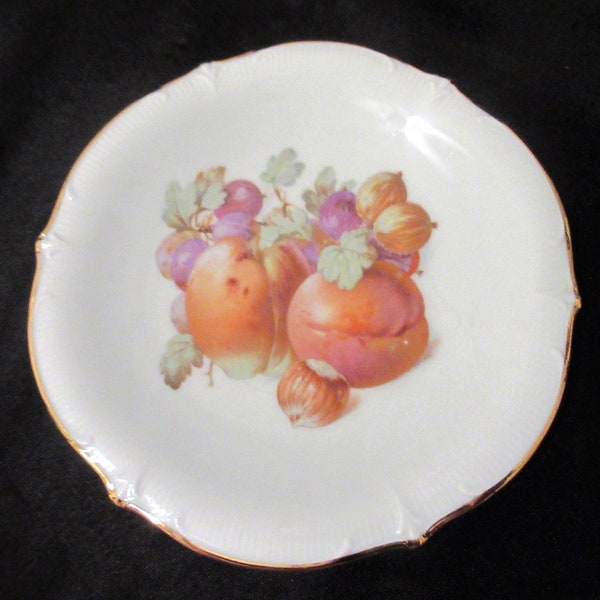 VINTAGE Dessertteller, 18 cm, Fine China, Schumann Arzberg, Pflaume, Beere, Nuss, Goldrand, ausgebogt, elegant, schönes Geschenk.