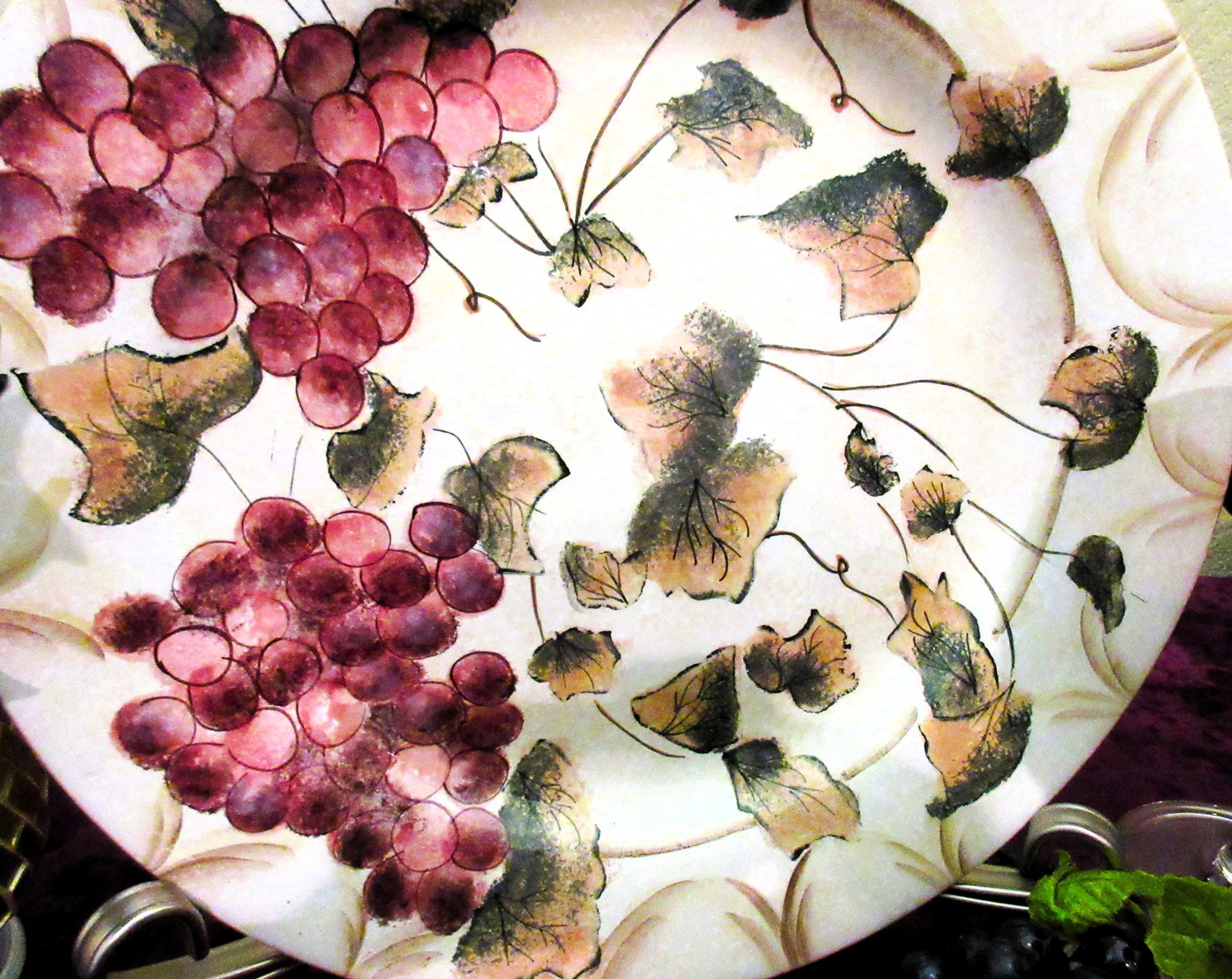 Vintage Oneida Veneto Chop Plate: Hand-painted Tuscan Grapes, 12