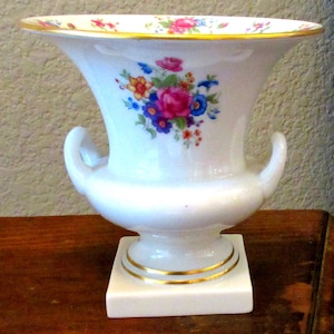 Vintage Lenox Porcelain Vase: Floral Design, 24K Gold Trim, 5.5&quot;