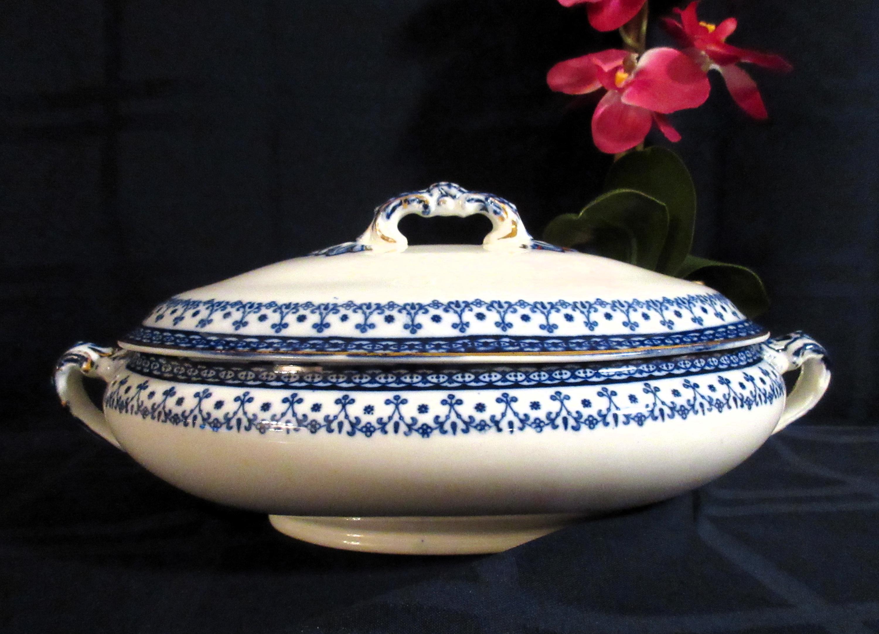 ヴィンテージ 蓋付きサービングディッシュ：高級磁器、コバルトブルー