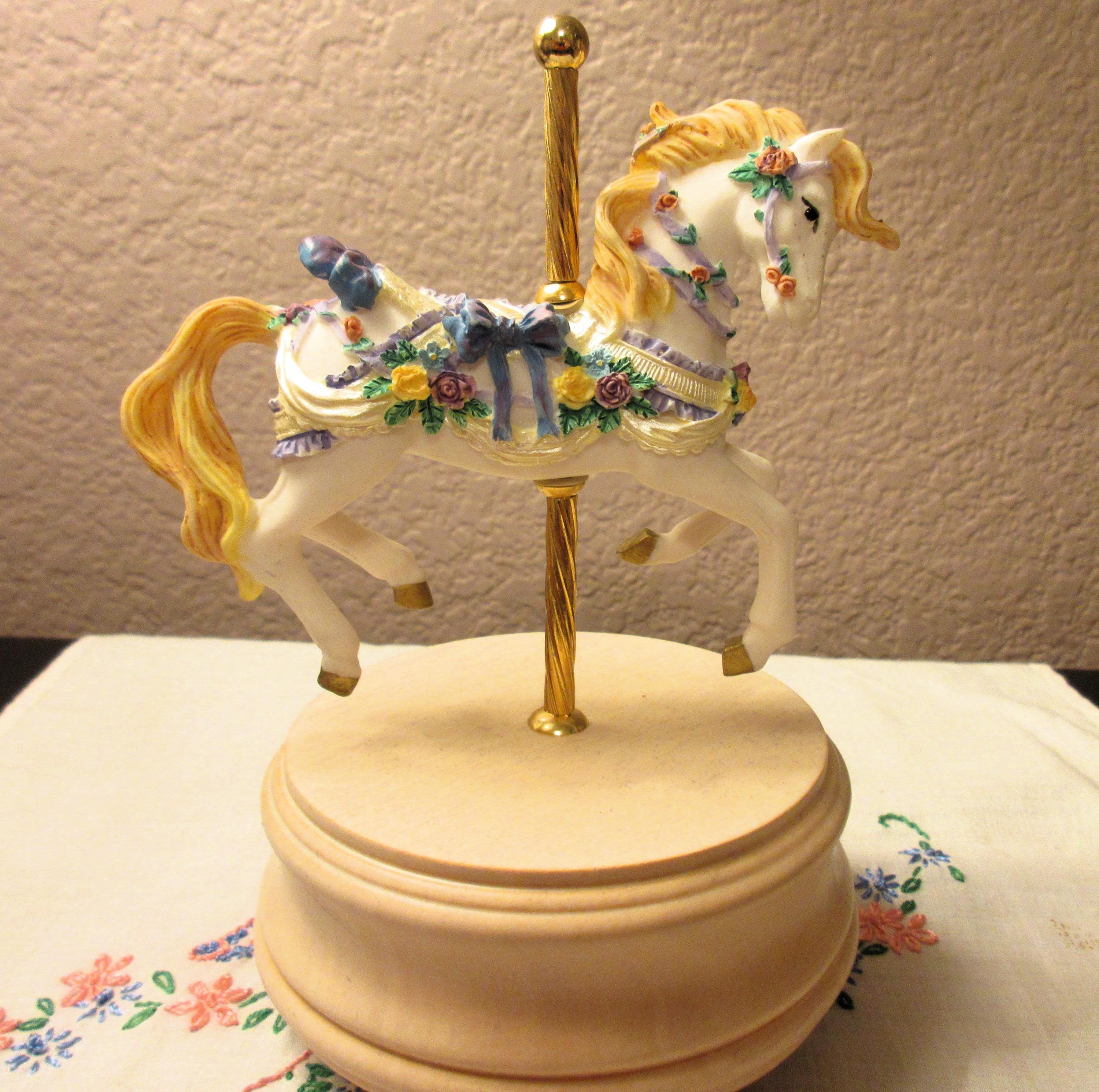 白馬オルゴール 回転木馬 なな 白馬オルゴール 回転木馬 なな 楽天市場】メリーゴーランド