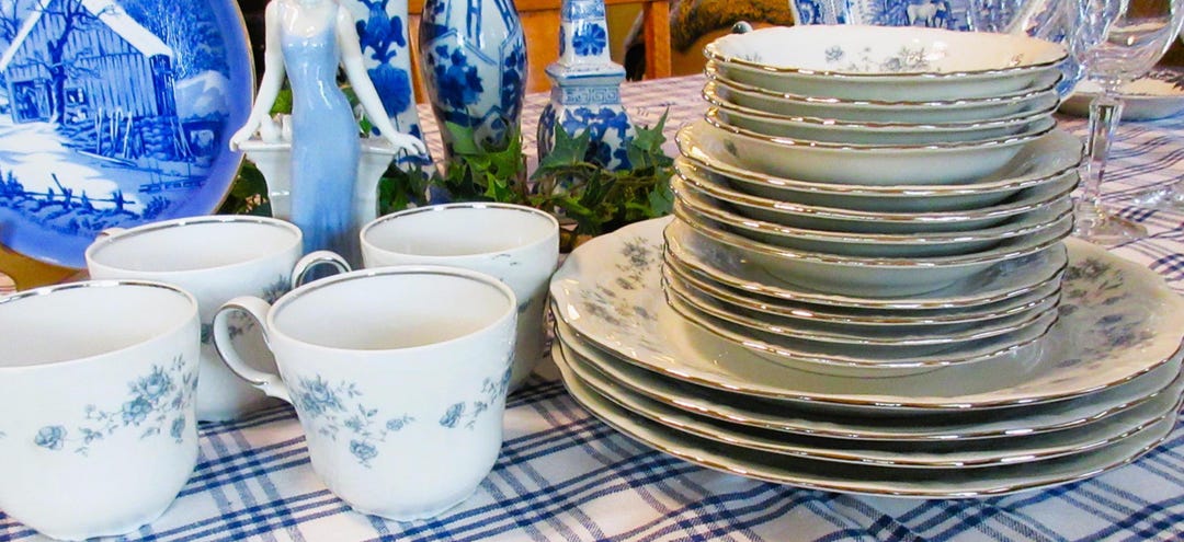 フランス製ヴィンテージ　アビランド　　　　矢車菊　大皿26cm　Haviland Johann Haviland Blue Garland, 20 Pc Set, Vintage, Fine China