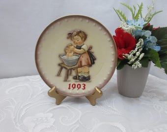 Hummel Annual Plate 1993, Collectible, Little Girl Washing Her Doll, Goebel