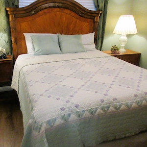 Handgemachte Patchworkdecke, Pastell Blau und Grün, Königin, Diamant Muster