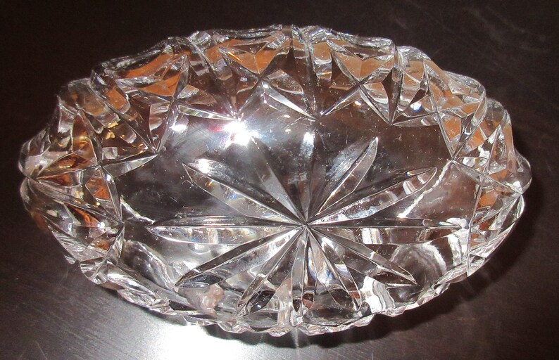 Exquisite 7 x 3 Stars Canoe Shaped Ovals Heavy Etching Sparkly. LEAD CRYSTAL BOWL Beveled Edge