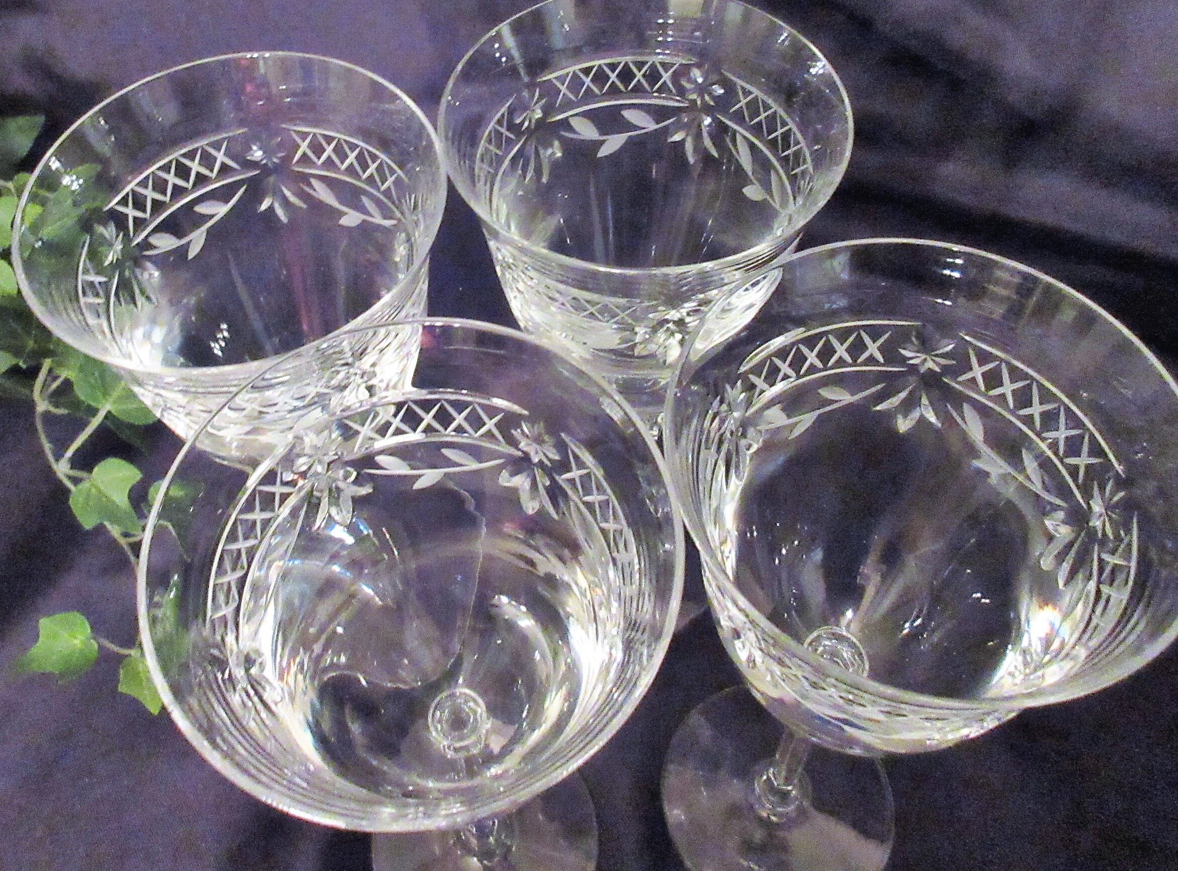 Alina 8 Piece Ribbed Glass Drinkware Set