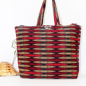 SAC CABAS - Porté main - Wax au motif rouge, bordeaux, noir, chair & Jacquard au motif chair et marron - Taille M