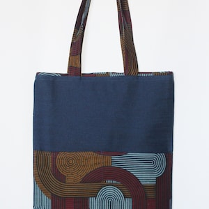 TOTE BAG réversible avec poches - Jean's bleu & wax au motif bordeaux, gris, bleu marine et bronze