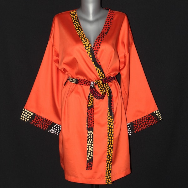 KIMONO long/peignoir - Satin de coton corail & wax au motif marron, bronze et carmin sur fond blanc - Taille M