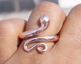 Anillo de serpiente de cobre hecho a mano: Joyería de serpiente espiritual ajustable