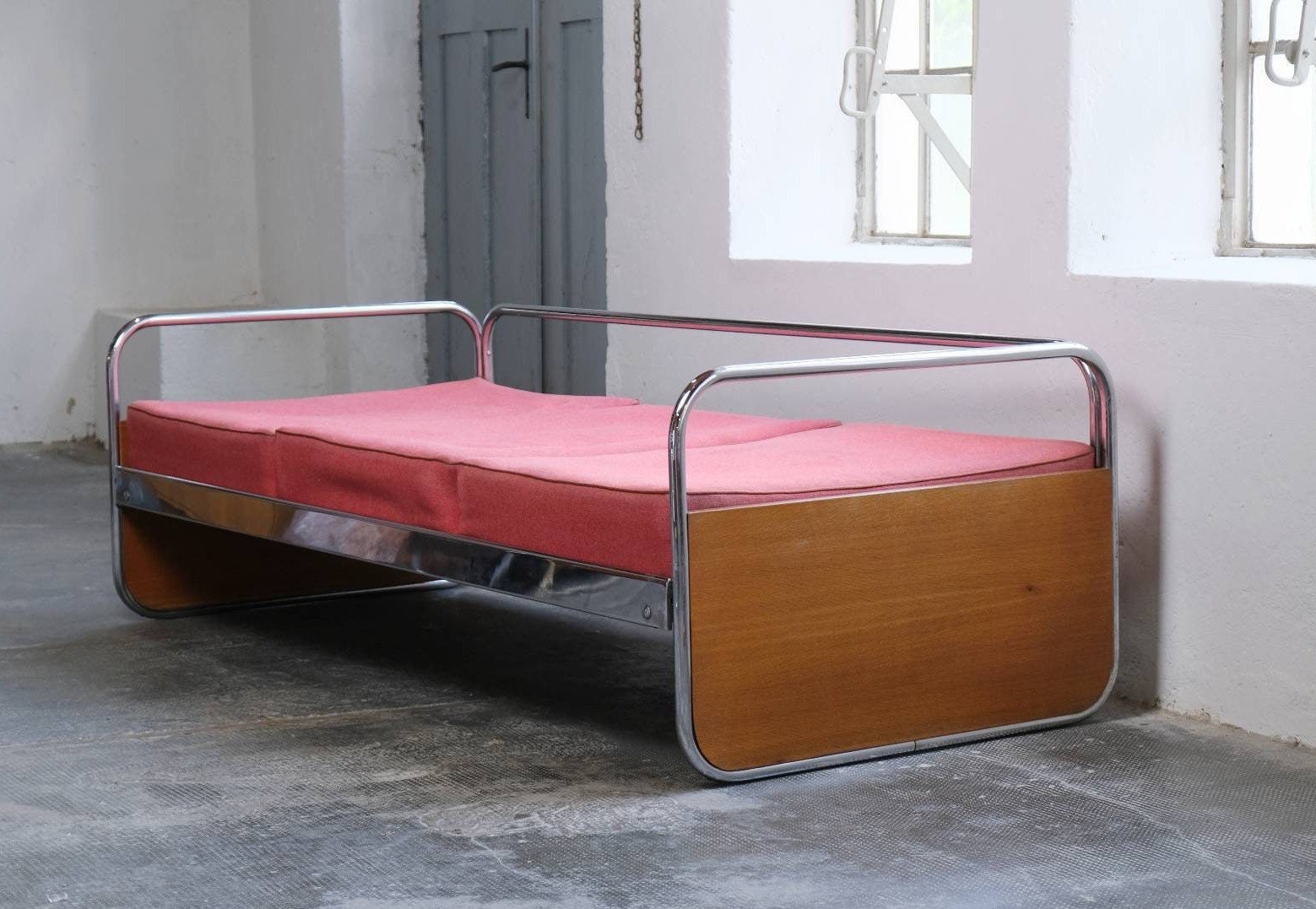 Bauhaus Sofa / Daybed made of chrome-plated steel tubes