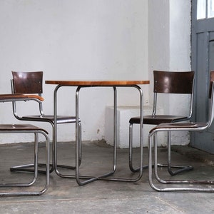 Bauhaus cantilever set with four chairs + table