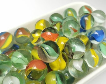 Biglie di vetro vintage a forma di occhio di gatto: oggetti da collezione multicolori