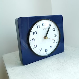 Vintage HETTICH Mikron Wall Clock / 1970s Germany / Retro Original Blue Plastic Case Kitchen Clock / In Working Condition