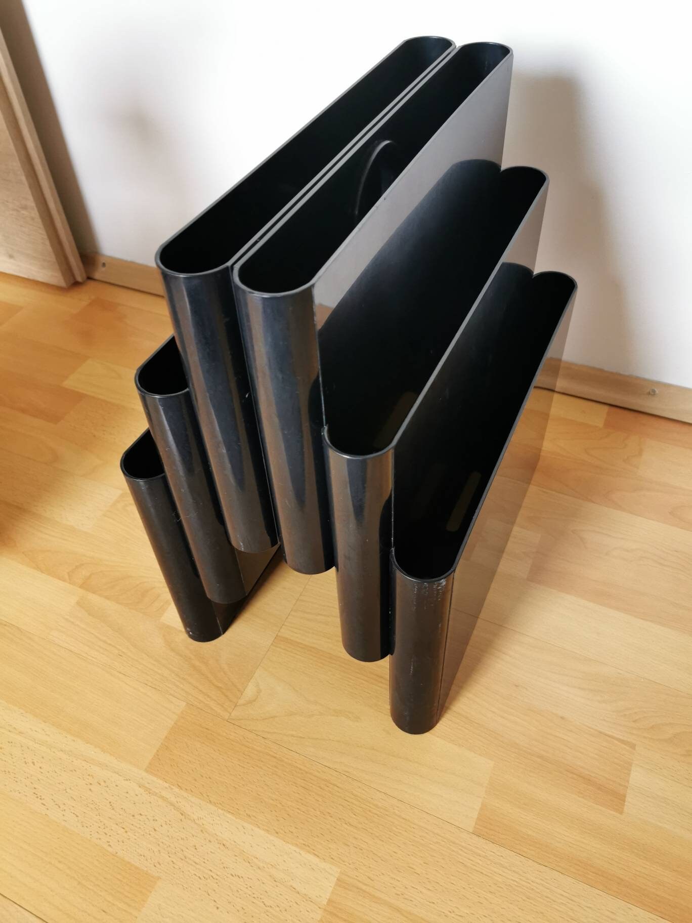 Black Magazine Rack / Italian Designer Giotto Stoppino for Black Magazine Rack / Italian Designer Giotto Stoppino for