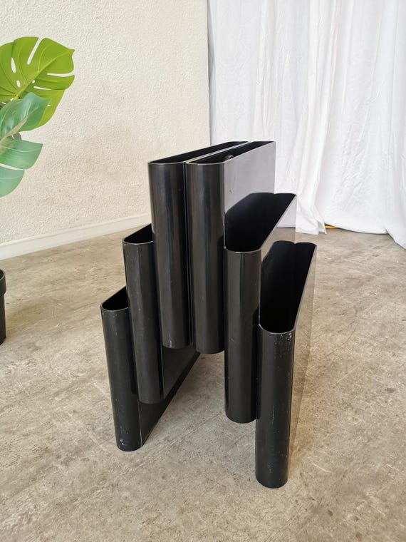 Kartell カルテル マガジンラック Giotto Stoppinoブラック カルテル社製、ジオット・ストッピーノデザインのブラックABS樹脂製