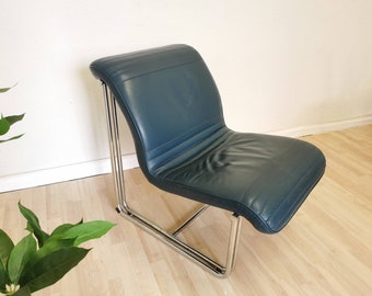 Mid-century Lounge Chair with Navy Blue Leather and Chrome Tubular Frame / Vintage Reading Big Chair from 1980s / Space Age Italian Design