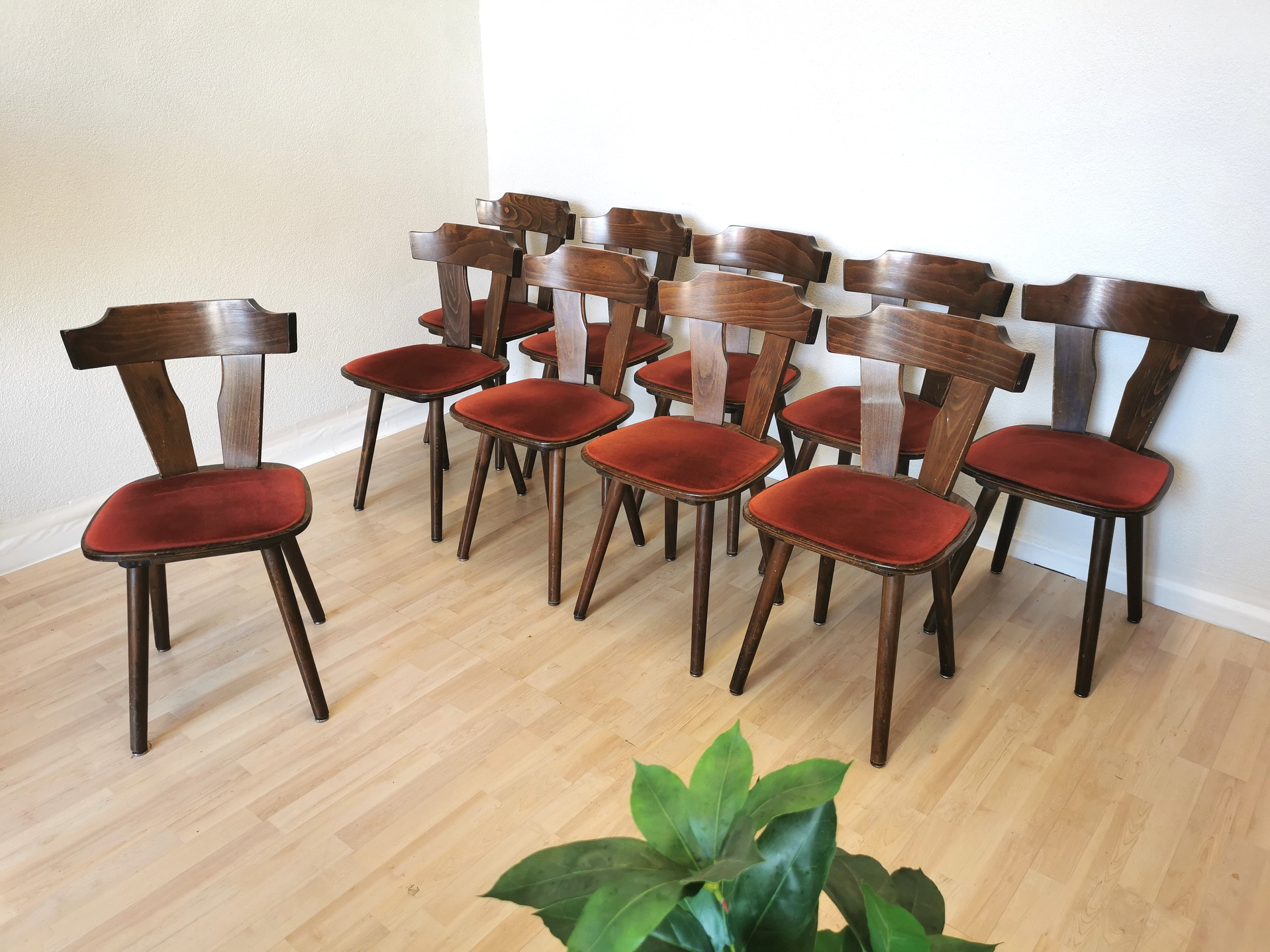 椅子　チェア　アンティーク　レトロ　木製　木彫　レッド　赤 Amazon｜家具 ダイニングチェア 天然木 木製 椅子 アンティーク調