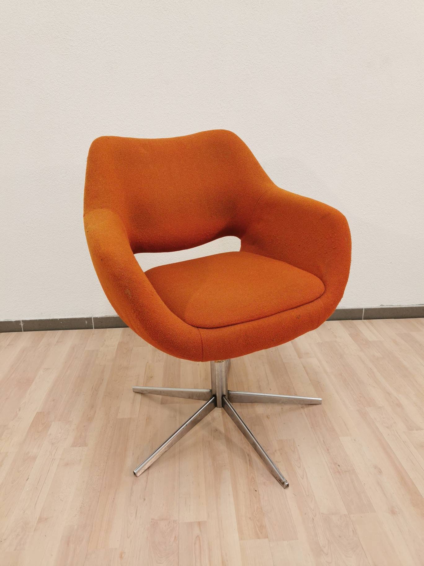 Mid Century Orange Swivel Office Egg Chair Vintage Desk Chair Retro Made in Yugoslavia 1970s Stol Kamnik Mad Men Space age style