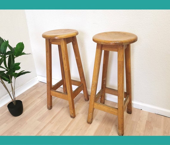 Vintage oak bar stools hot sale