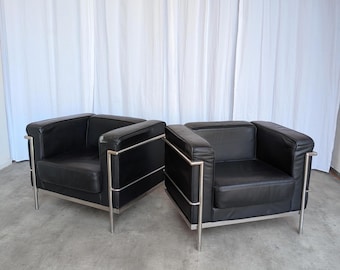 Set of 2 Mid-century Black Leather Lounge Chairs / Italian Design Armchairs