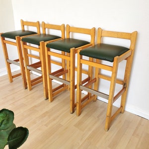 SET OF 4 Vintage Pub High Chairs / Bar Wooden Chairs with Green Leather Seat / Mid-century Kitchen Counter 1980s Square / Bistro Restaurant