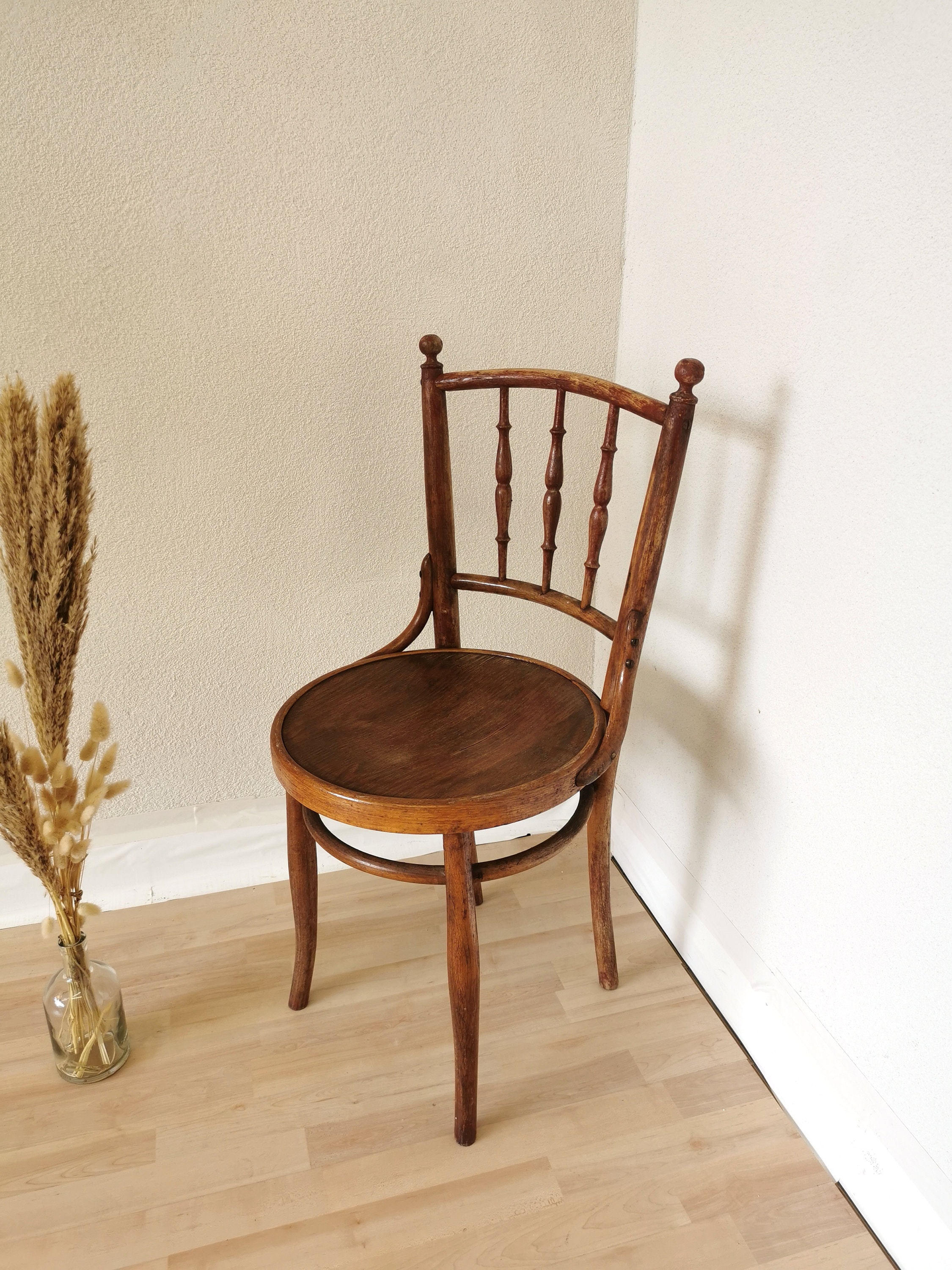 Thonet アンティーク ダイニングチェア トーネット スタイルのヴィンテージ木製ダイニング チェア、彫刻