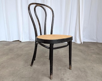 Silla de comedor vintage de madera curvada: asiento de caña estilo Thonet negro