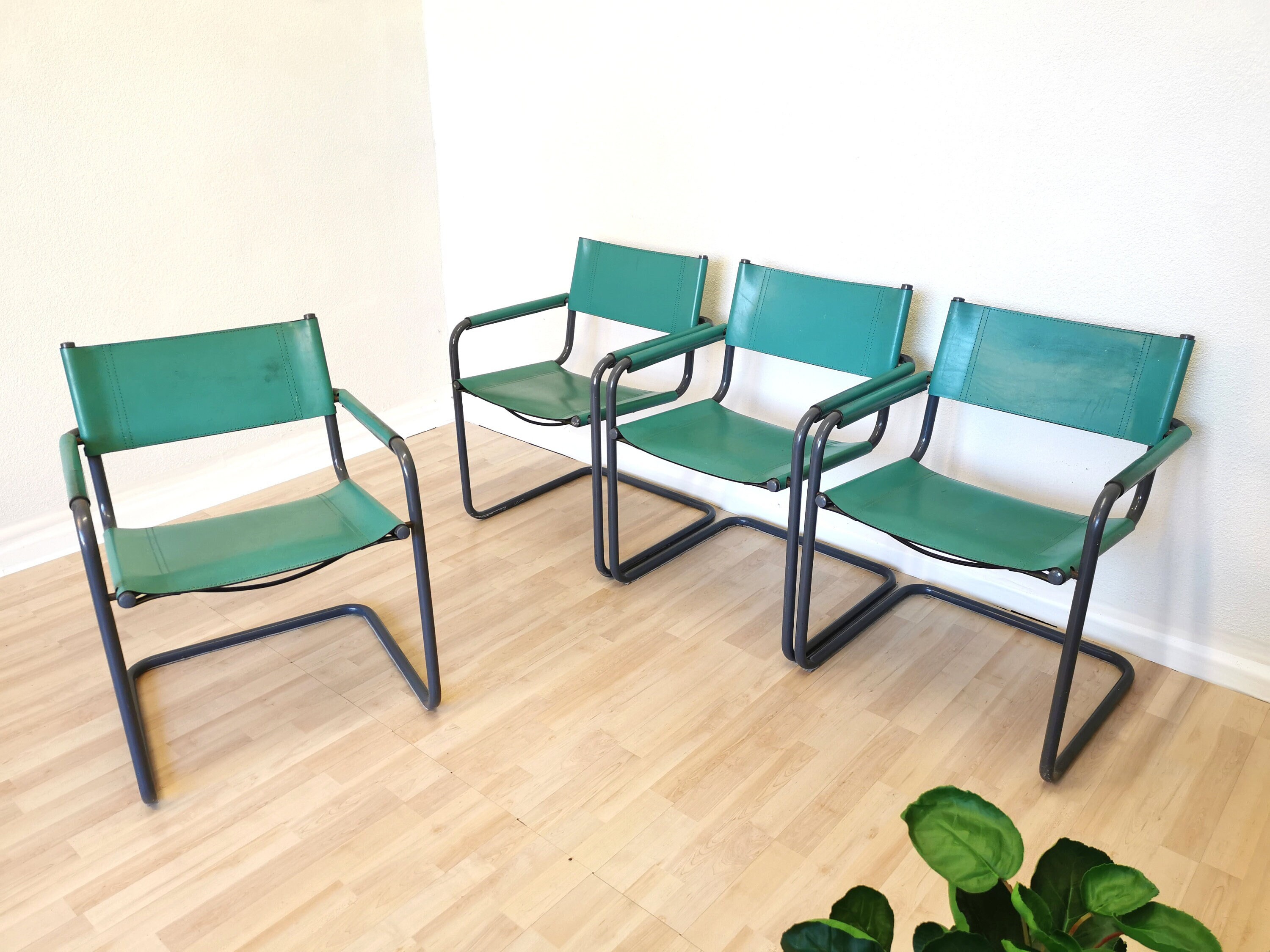 Vintage Mart Stam Style S34 Stuhl: Türkises Leder, Bauhaus Esstisch