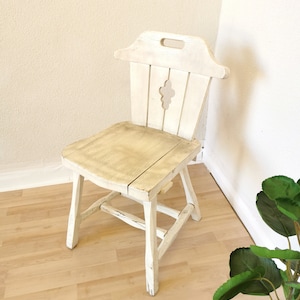 Vintage White Wooden Farmhouse Dine Chairs / Mid-century Cottage Dining Room Furniture / Countryside Cozy Massive 1970s Retro Chair