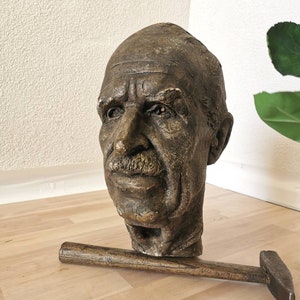 Vintage Gipskopf-Skulptur: 1947 Alter Mann mit Patina