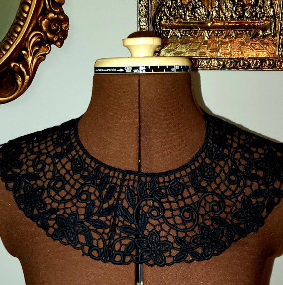 Antique Handmade Black Lace Collar.Reversible Deta