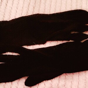 1950s Black Fishnet Opera Gloves.Medium sized 1950s Black Ladies Gloves.All Season's Gloves. image 8