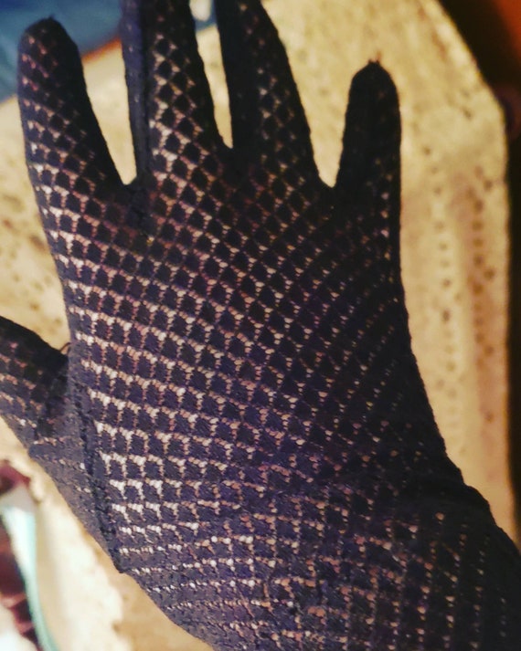 1950s Black Fishnet Opera Gloves.Medium sized 195… - image 9