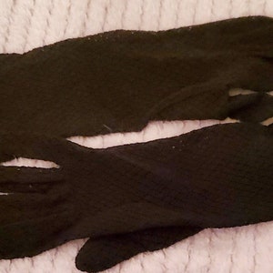 1950s Black Fishnet Opera Gloves.Medium sized 1950s Black Ladies Gloves.All Season's Gloves. image 7