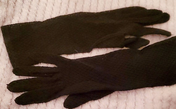 1950s Black Fishnet Opera Gloves.Medium sized 195… - image 7