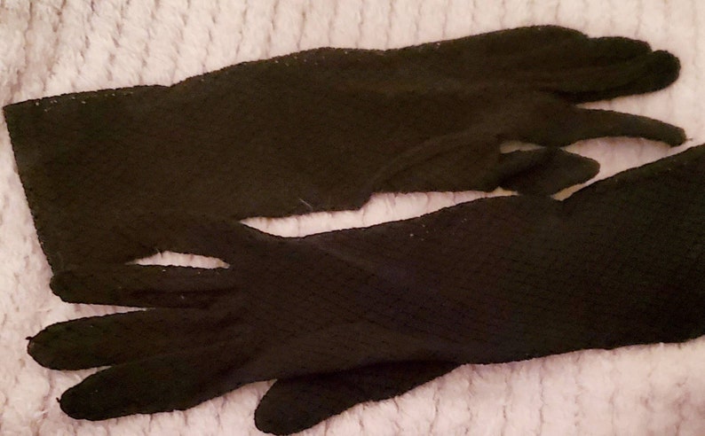 1950s Black Fishnet Opera Gloves.Medium sized 1950s Black Ladies Gloves.All Season's Gloves. image 7