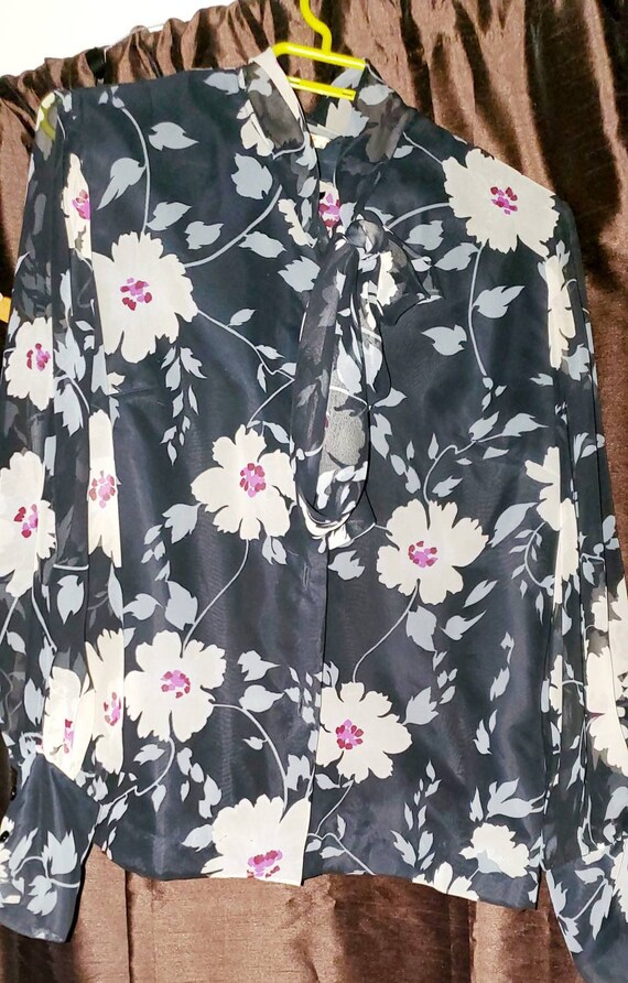 Vintage 1970s Elite Pussy Bow Floral Blouse with B