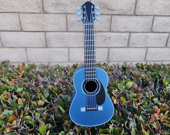 Guitar Birdhouse 3D Print, Bird House Decor, Unique Birdhouse, Garden Bird Feeder, Music Lover Gift, Wildlife Garden Decor