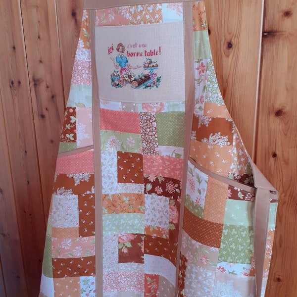 ICI c'est une BONNE TABLE Embroidered patchwork apron